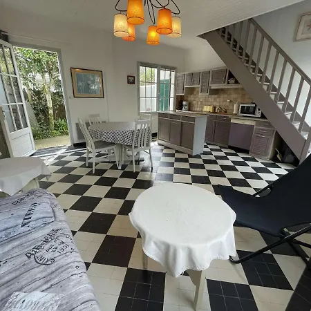 Duplex 3 Chambres, Terrasse, A 600m De La - - Fr-1-224b-185 *